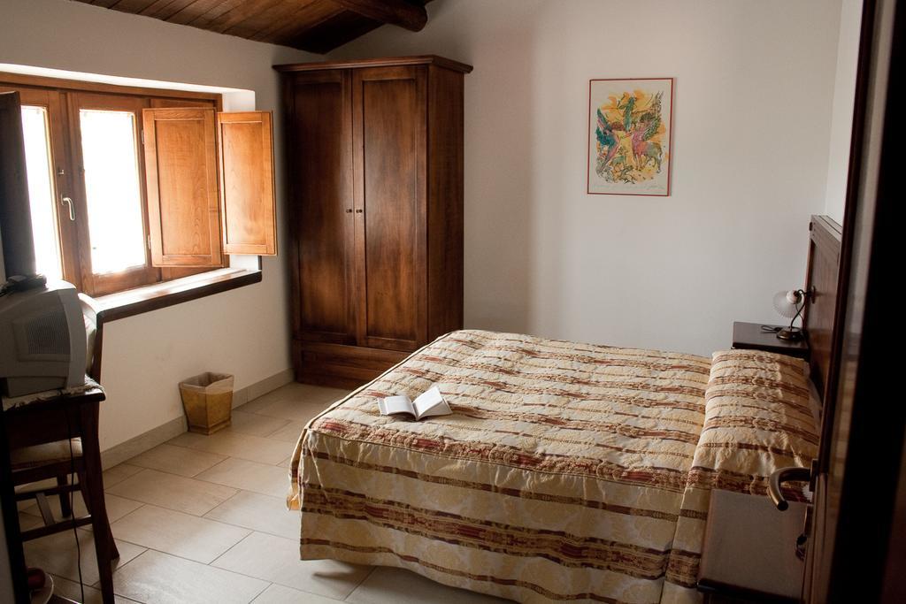 Hostal La Rosa Nel Bicchiere Soveria Mannelli Exterior foto