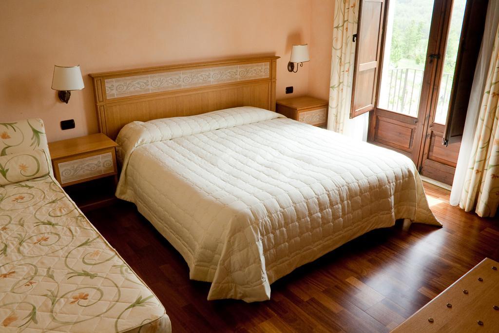 Hostal La Rosa Nel Bicchiere Soveria Mannelli Exterior foto